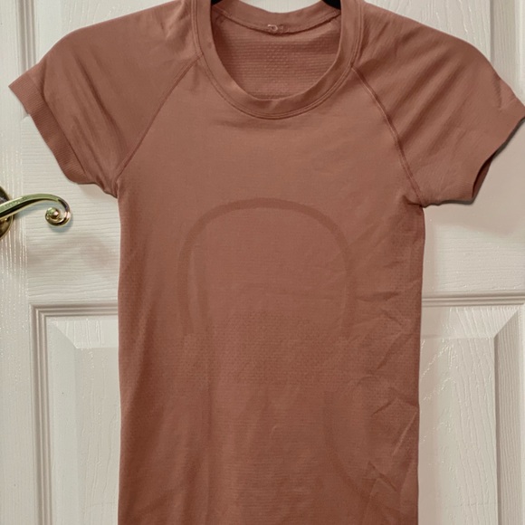 lululemon athletica Tops - SUPER RARE Lululemon Swiftly Tech Short Sleeve Shirt in Spiced Chai